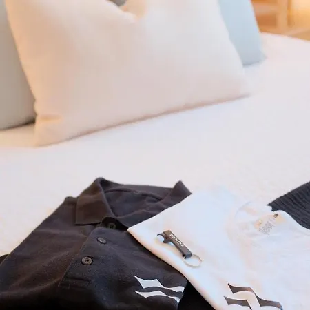 Downtown Terrace - 2 Bedroom In Graca With Private & Sunny Terrace!