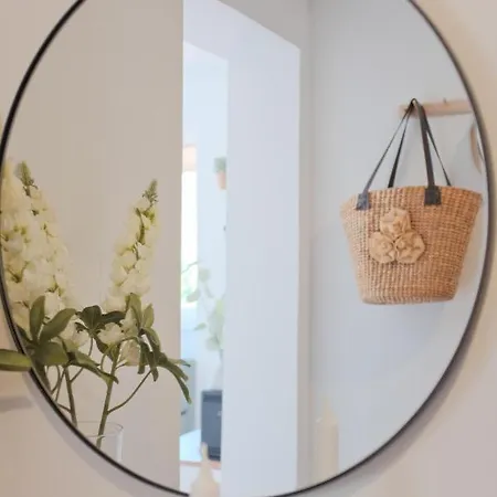 Downtown Terrace - 2 Bedroom In Graca With Private & Sunny Terrace!