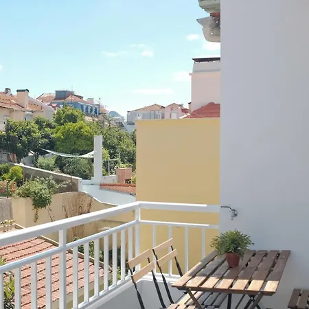 Downtown Terrace - 2 Bedroom In Graca With Private & Sunny Terrace! Daire Lisboa