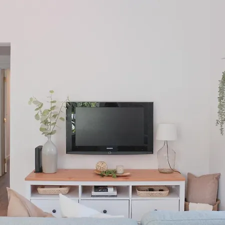 Daire Downtown Terrace - 2 Bedroom In Graca With Private & Sunny Terrace!