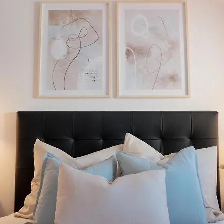 Daire Downtown Terrace - 2 Bedroom In Graca With Private & Sunny Terrace!