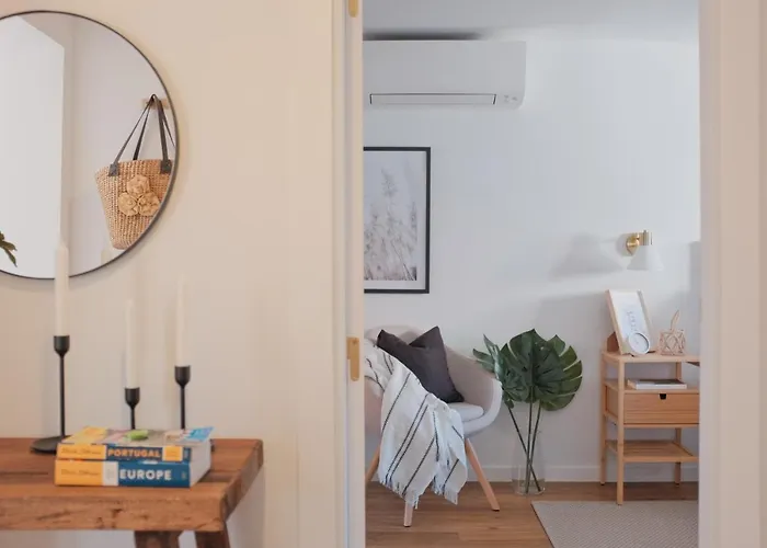 Downtown Terrace - 2 Bedroom In Graça With Private&sunny Terrace! Apartamento *