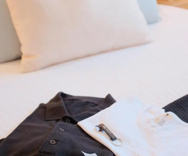 Downtown Terrace - 2 Bedroom In Graça With Private&sunny Terrace!