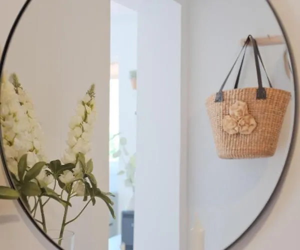 Downtown Terrace - 2 Bedroom In Graça With Private&sunny Terrace!