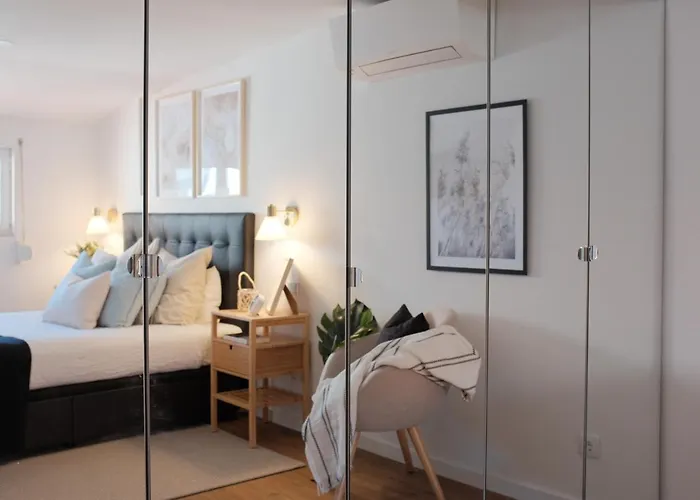 Apartamento Downtown Terrace - 2 Bedroom In Graça With Private&sunny Terrace! *