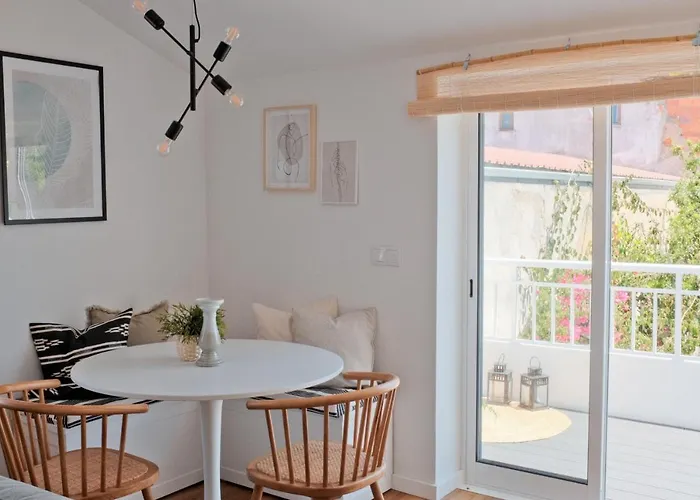 Downtown Terrace - 2 Bedroom In Graça With Private&sunny Terrace! Apartamento Lisboa