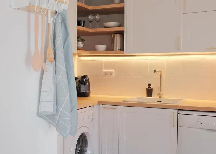 Apartamento Downtown Terrace - 2 Bedroom In Graça With Private&sunny Terrace!