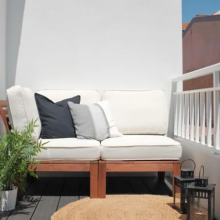 Downtown Terrace - 2 Bedroom In Graca With Private & Sunny Terrace! Apartment *