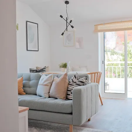 Downtown Terrace - 2 Bedroom In Graca With Private & Sunny Terrace! * Lizbona