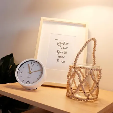 Downtown Terrace - 2 Bedroom In Graca With Private & Sunny Terrace! דירה *