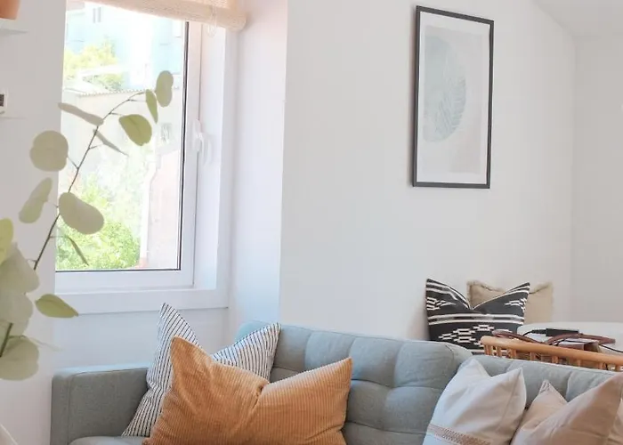 Downtown Terrace - 2 Bedroom In Graca With Private & Sunny Terrace! * Lisbona