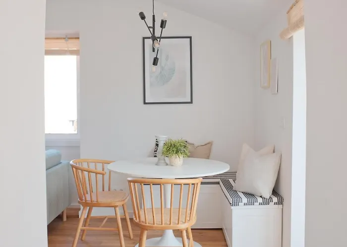 Downtown Terrace - 2 Bedroom In Graca With Private & Sunny Terrace! Appartamento