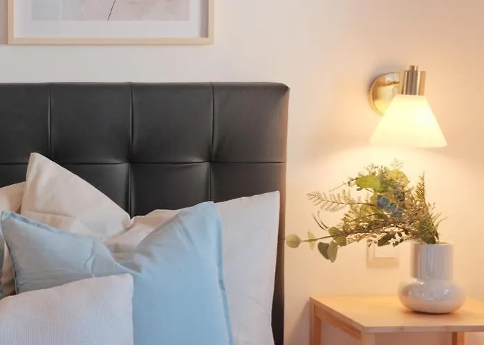 Downtown Terrace - 2 Bedroom In Graca With Private & Sunny Terrace!