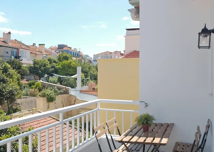 Downtown Terrace - 2 Bedroom In Graca With Private & Sunny Terrace! Appartamento Lisbona