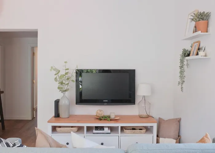 Appartamento Downtown Terrace - 2 Bedroom In Graca With Private & Sunny Terrace!