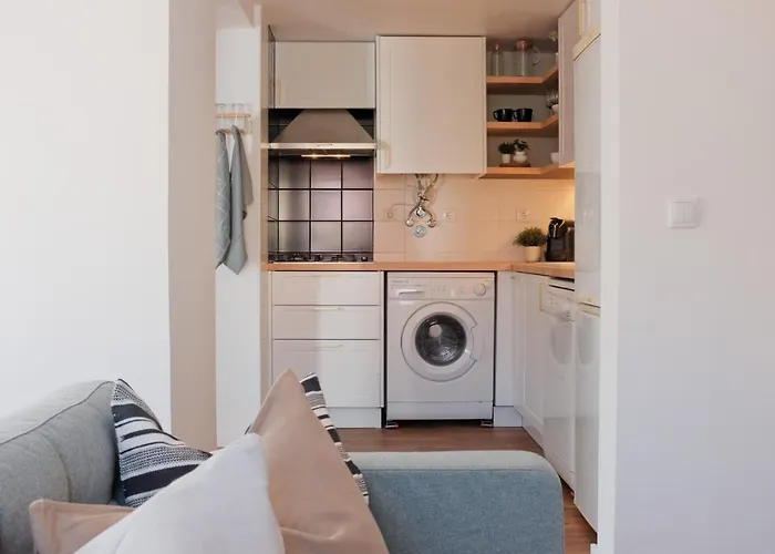 Downtown Terrace - 2 Bedroom In Graca With Private & Sunny Terrace! Appartamento *