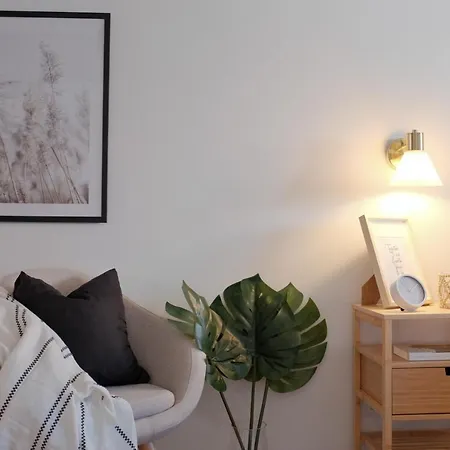 Downtown Terrace - 2 Bedroom In Graça With Private&sunny Terrace!